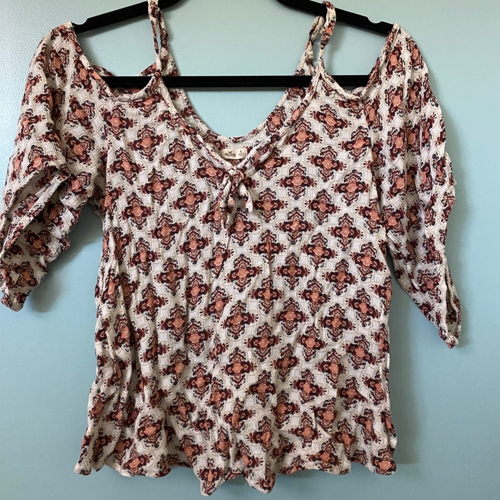 Cold shoulder top